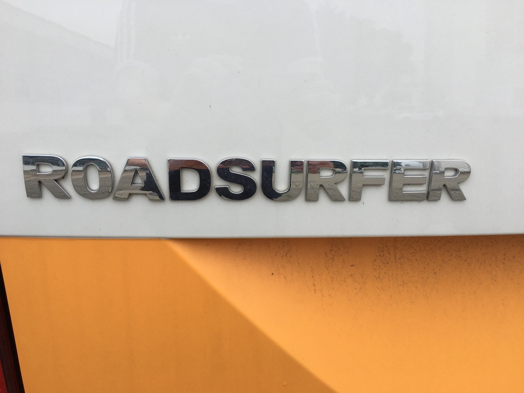 Chrome Buchstaben roadsurfer